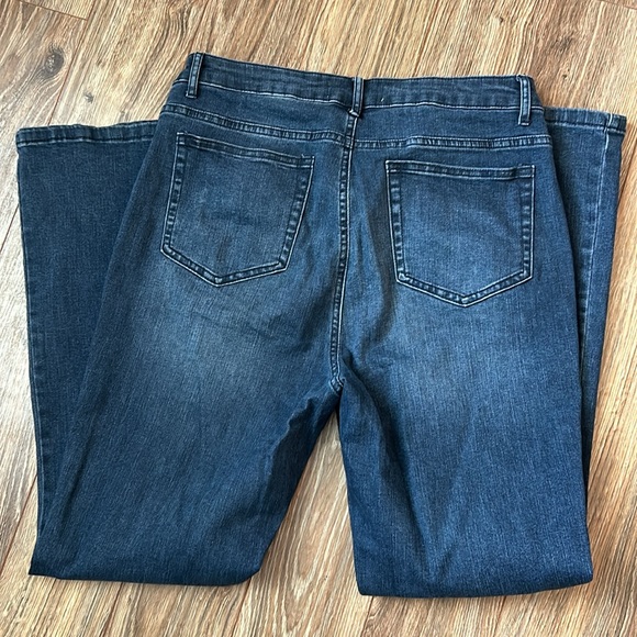 Like new boot cut jeans - Picture 3 of 3